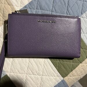 Michael Kors purple cellphone wallet